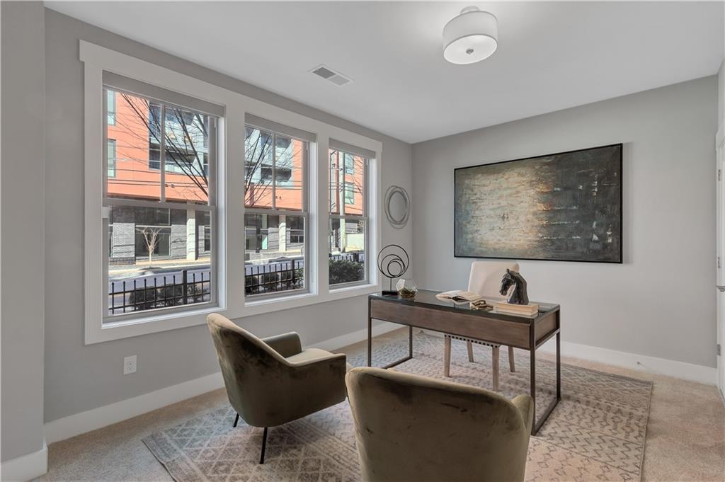 972 Memorial Walk SE