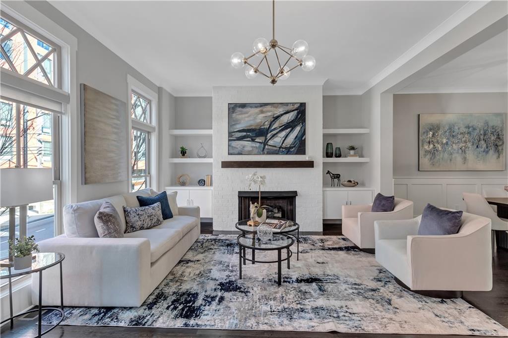 972 Memorial Walk SE