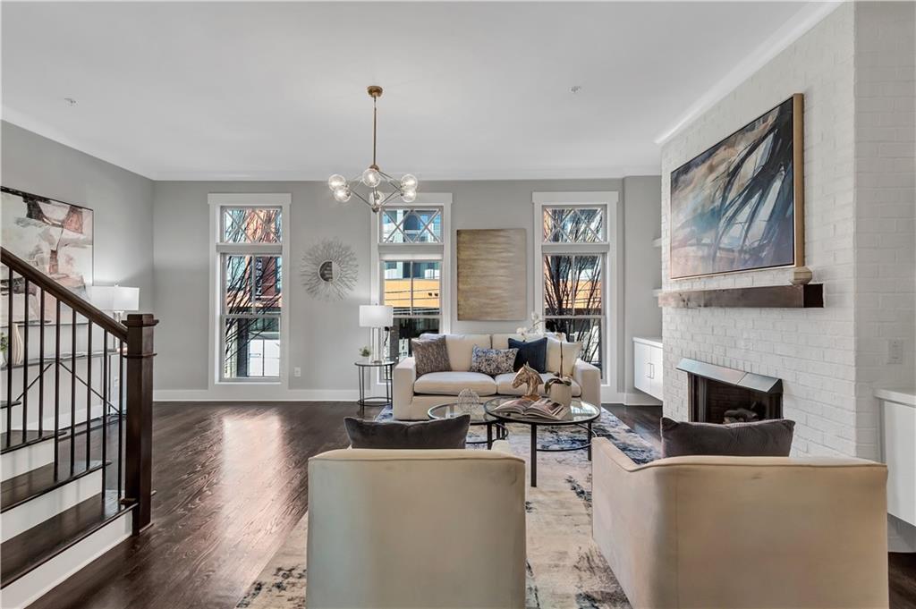 972 Memorial Walk SE