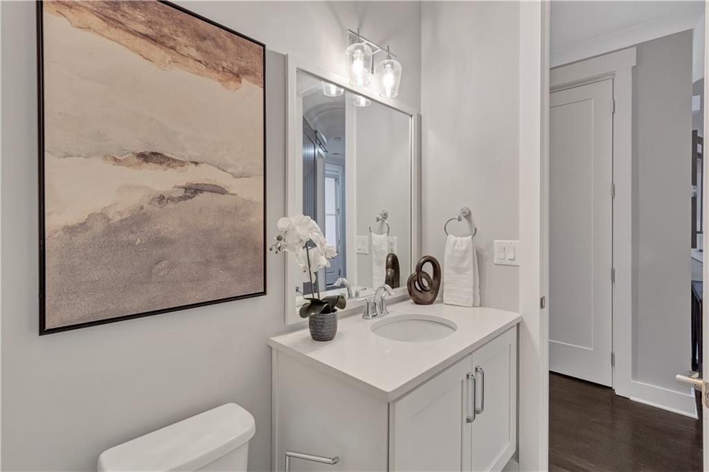 972 Memorial Walk SE