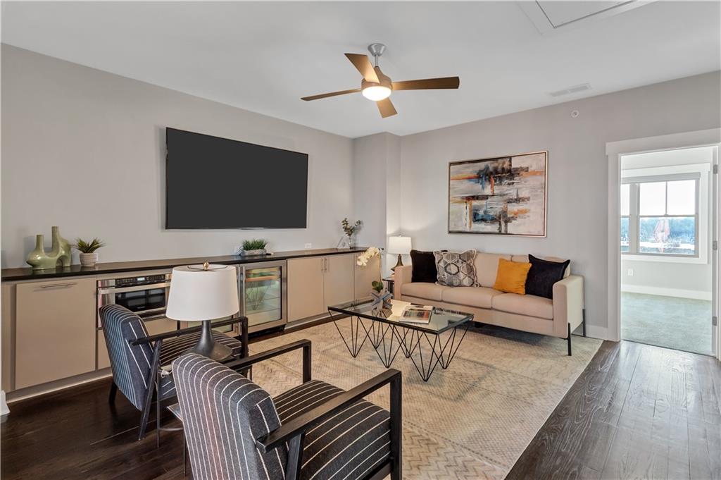 972 Memorial Walk SE
