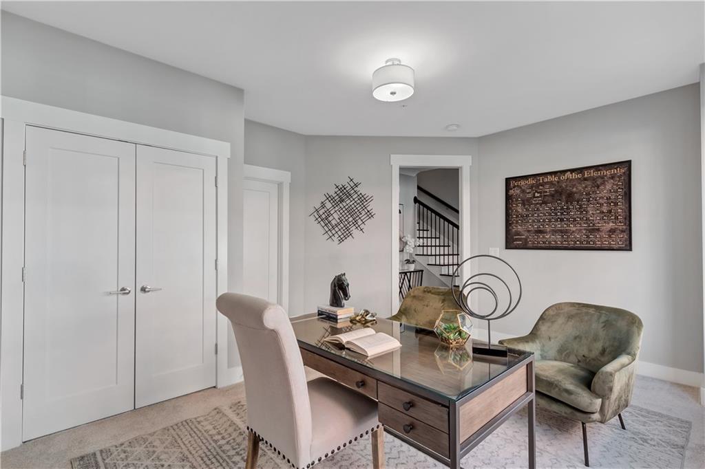 972 Memorial Walk SE