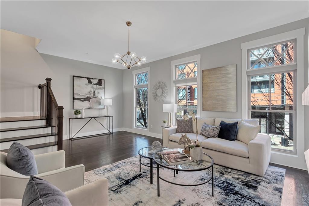 972 Memorial Walk SE