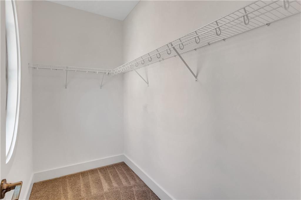 972 Memorial Walk SE