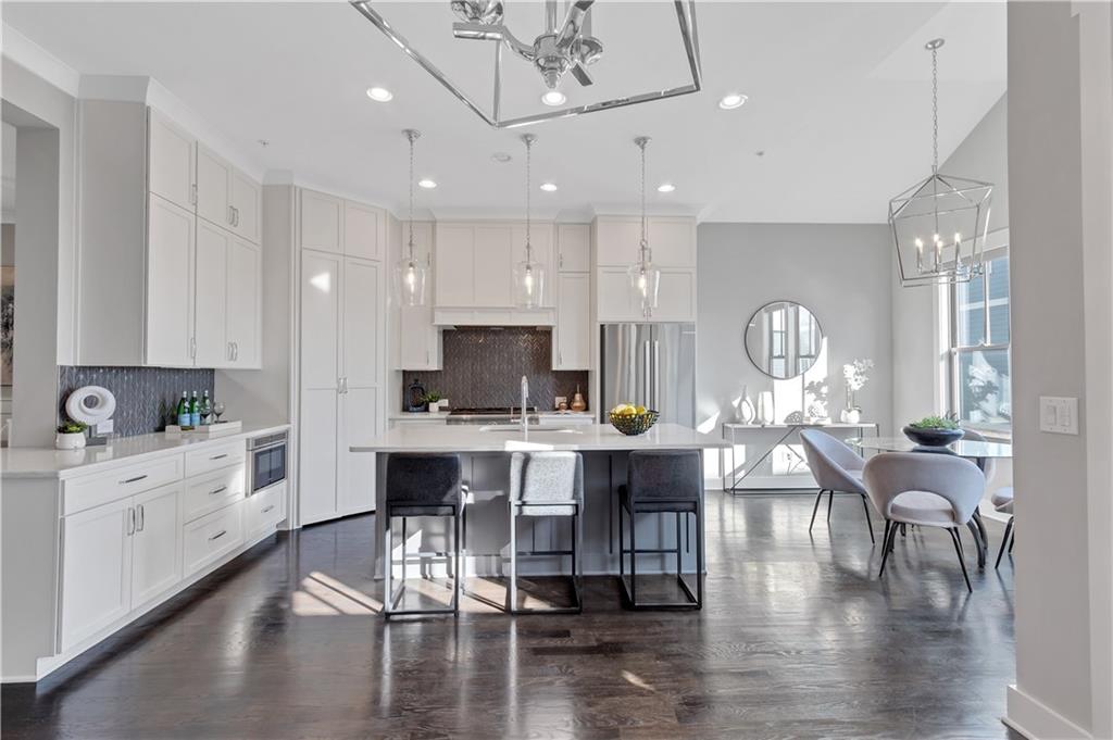 972 Memorial Walk SE