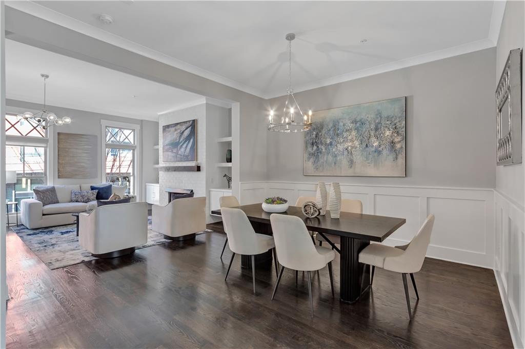972 Memorial Walk SE