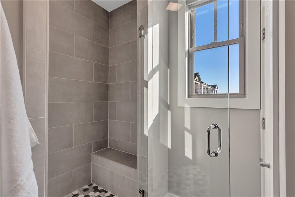972 Memorial Walk SE