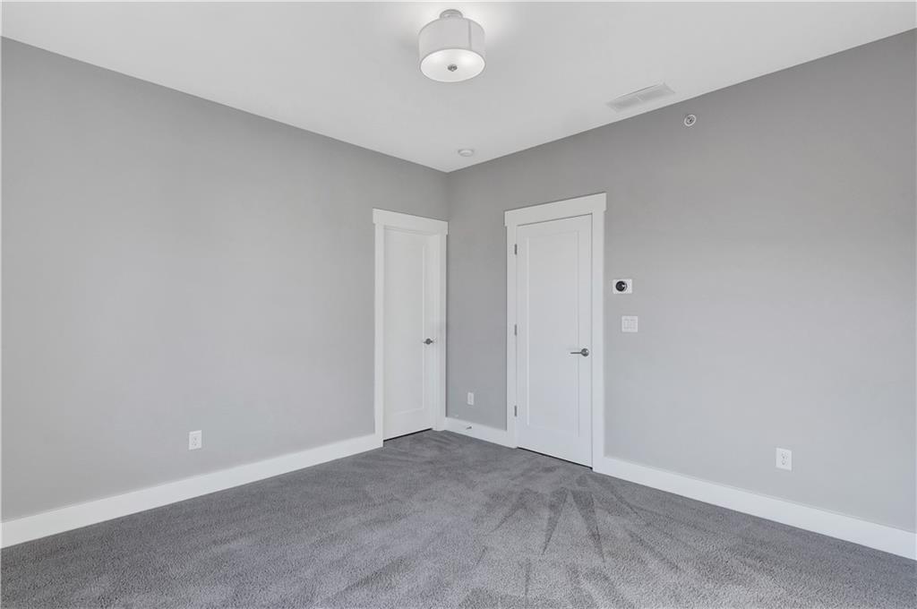 972 Memorial Walk SE