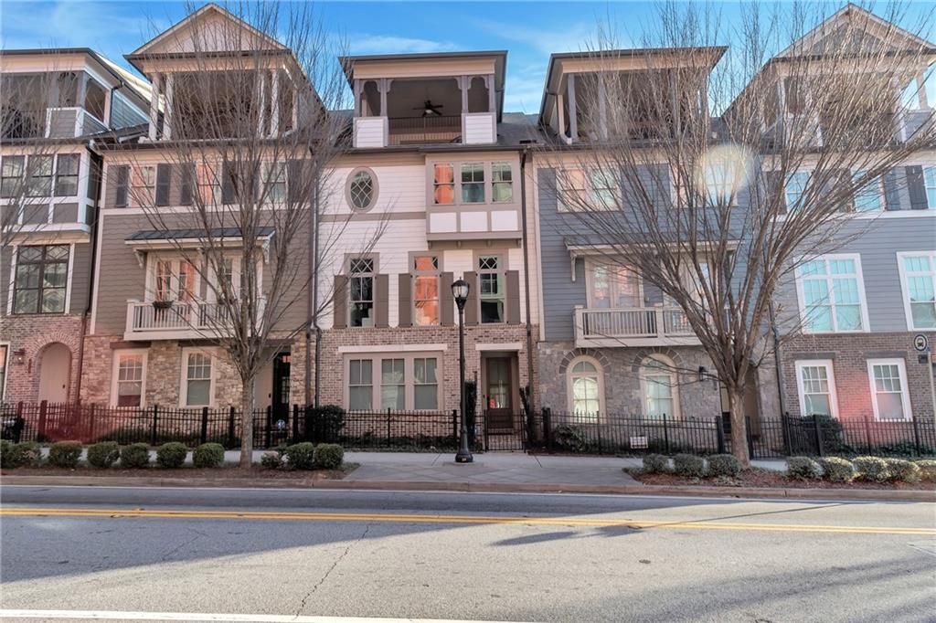 972 Memorial Walk SE