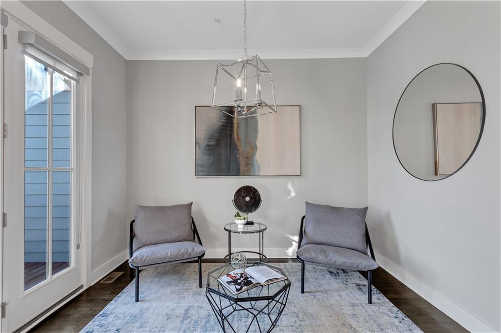 972 Memorial Walk SE