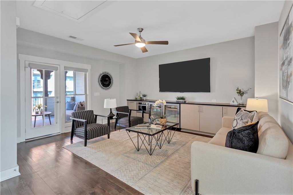 972 Memorial Walk SE
