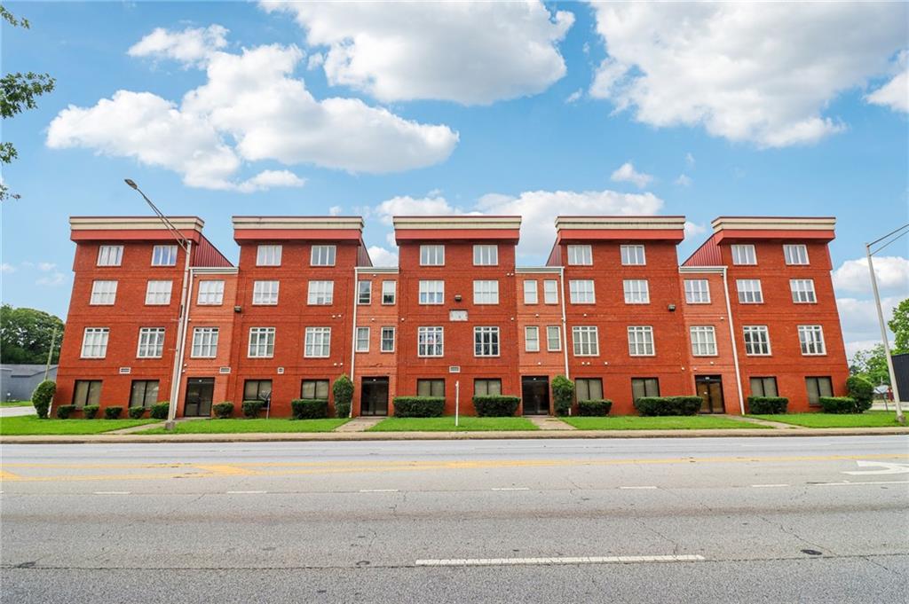 2465 Main Street Unit 201
