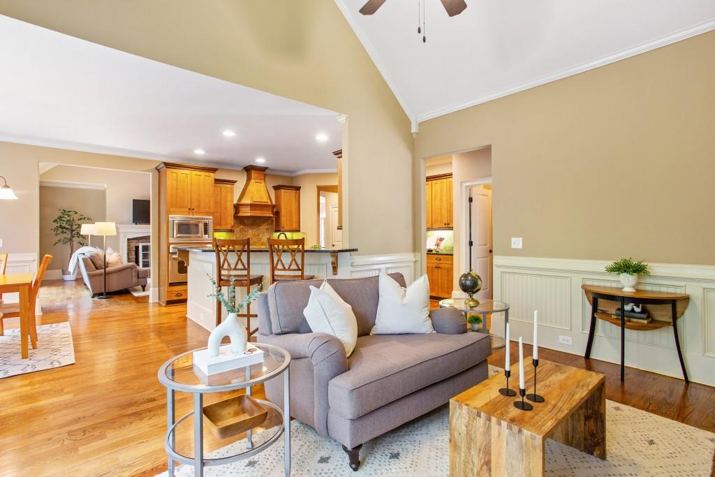 117 Archstone Square