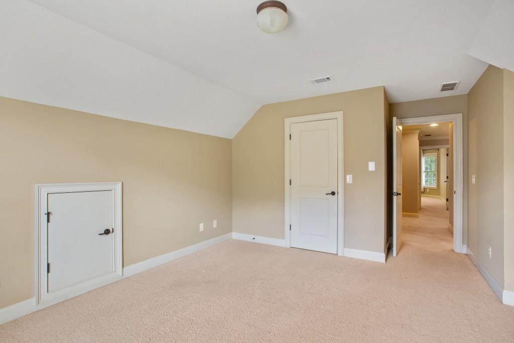 117 Archstone Square