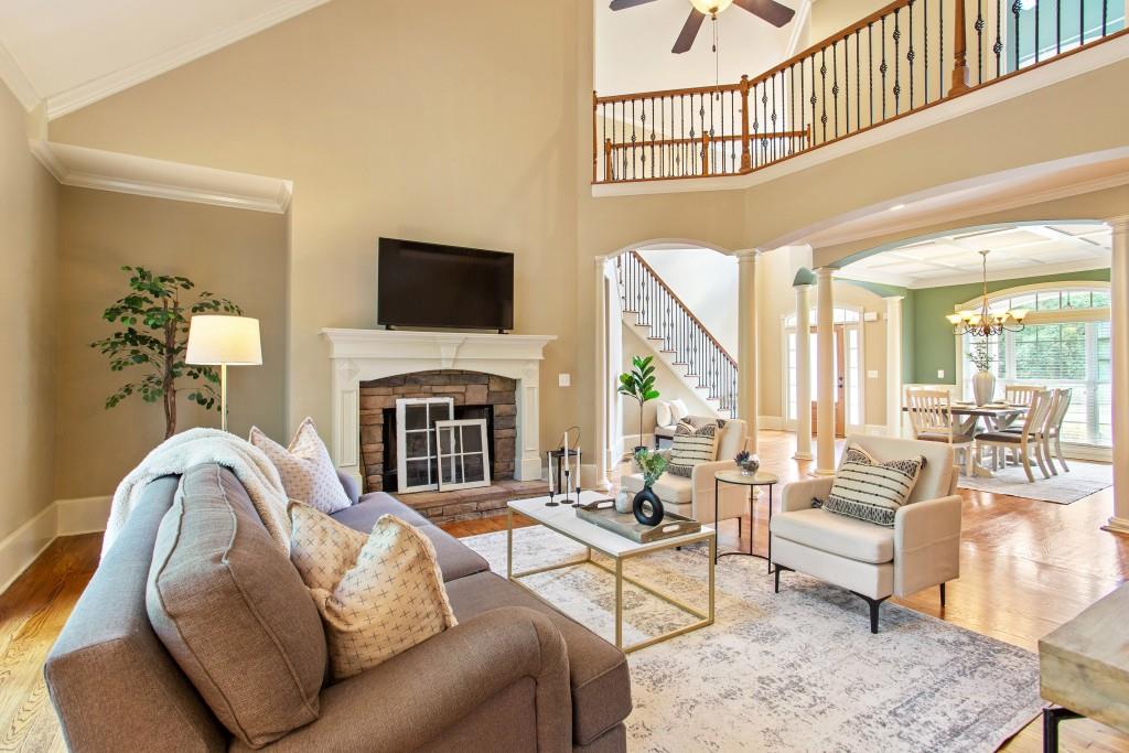 117 Archstone Square