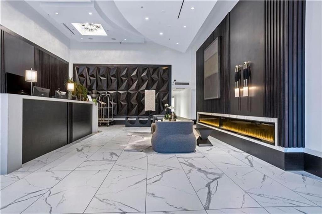 400 W Peachtree Street NW Unit 3910
