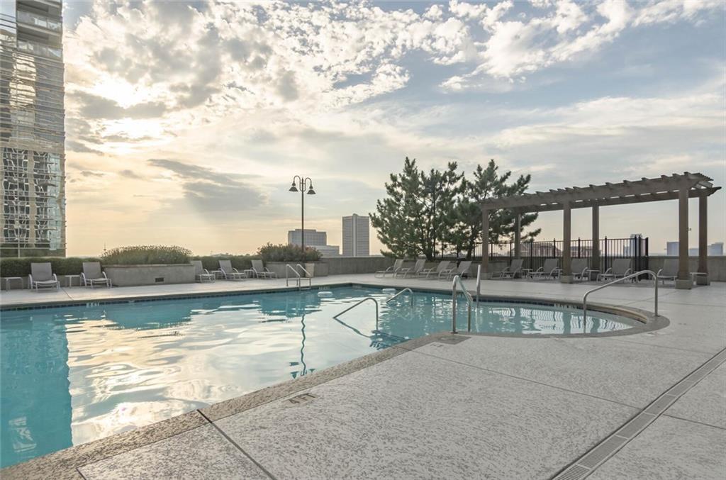 400 W Peachtree Street NW Unit 3910