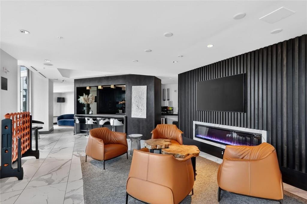 400 W Peachtree Street NW Unit 3910