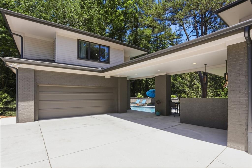 200 Old Ivy Road NE