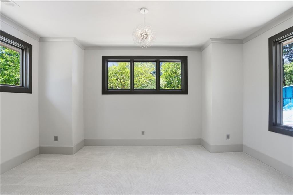 200 Old Ivy Road NE