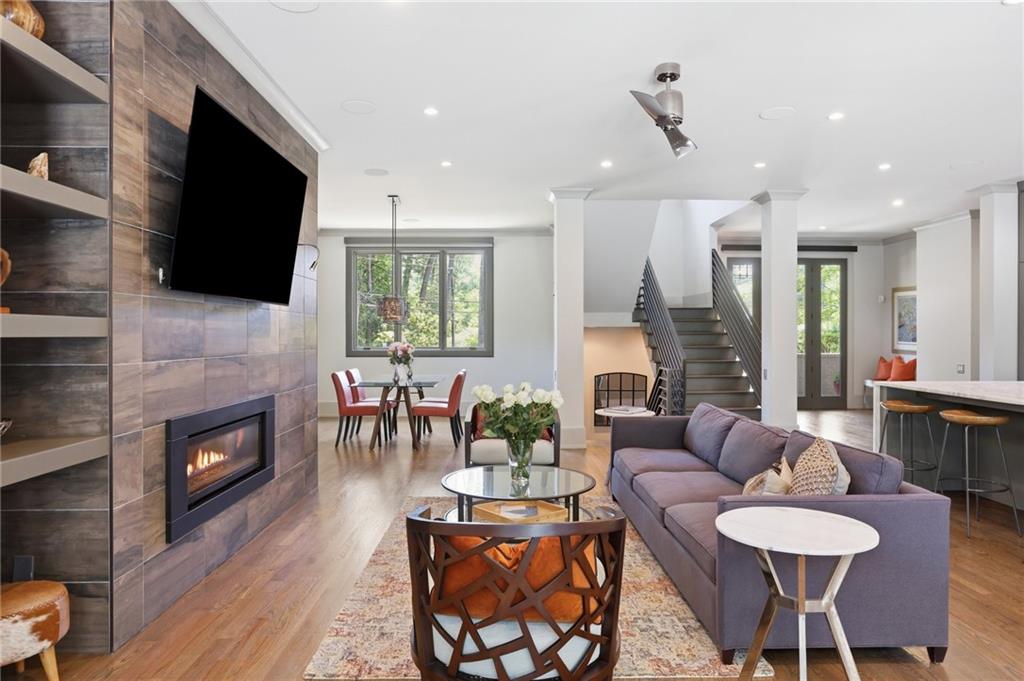 200 Old Ivy Road NE