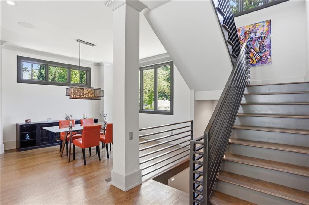 200 Old Ivy Road NE