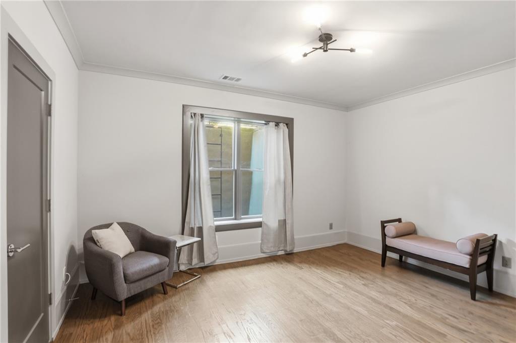 200 Old Ivy Road NE