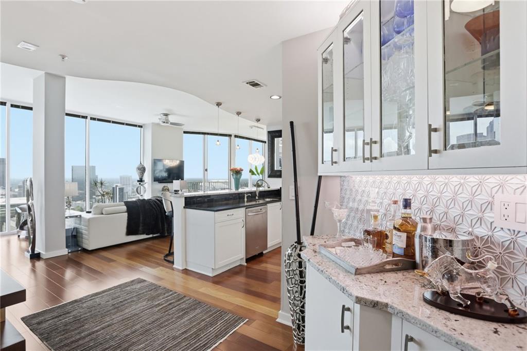 400 W Peachtree Street NW Unit 3906-7