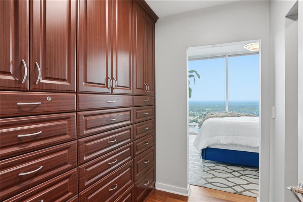 400 W Peachtree Street NW Unit 3906-7