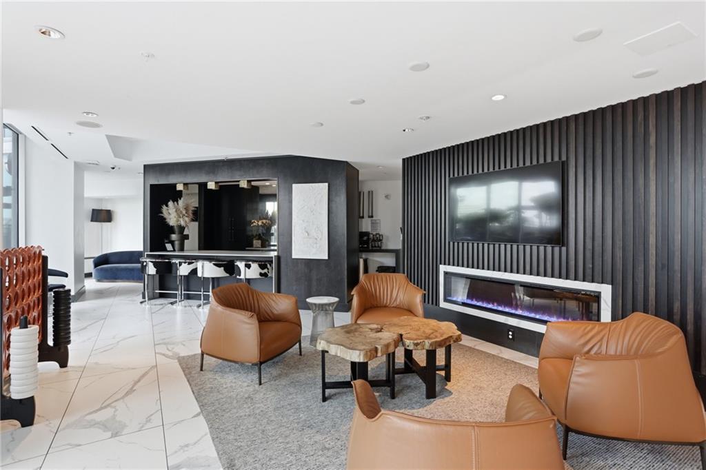 400 W Peachtree Street NW Unit 3906-7