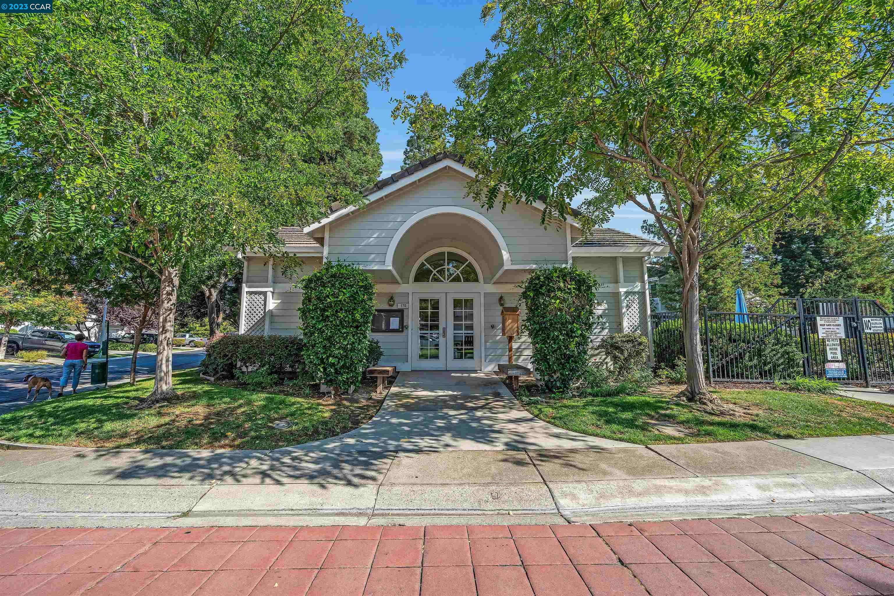 23 Copperfield Ln