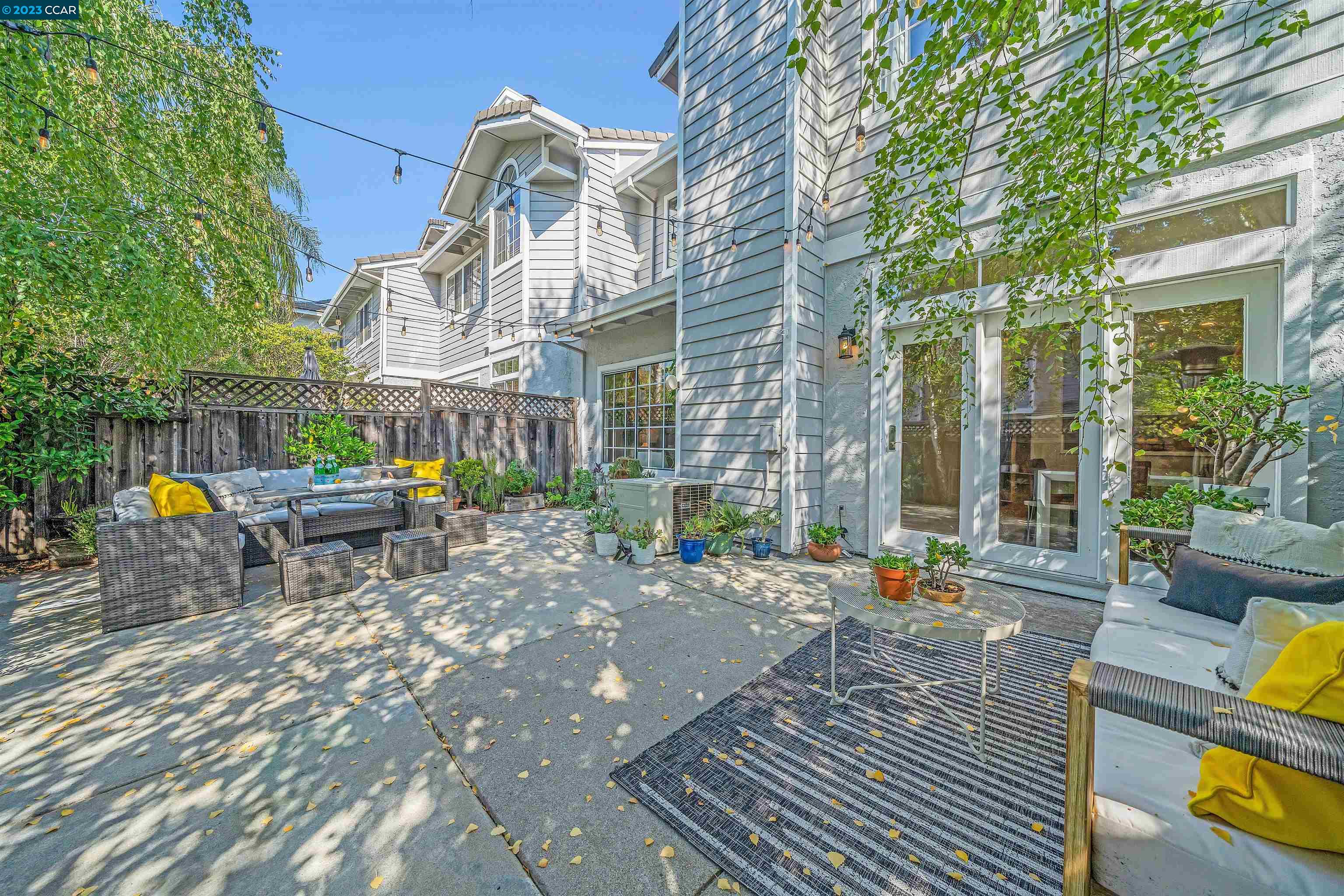 23 Copperfield Ln