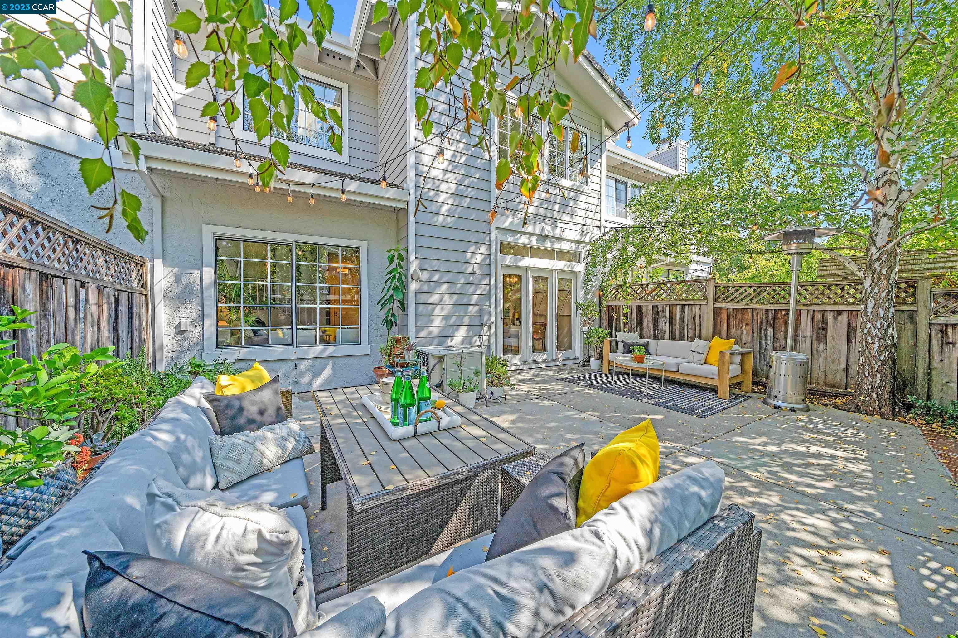 23 Copperfield Ln