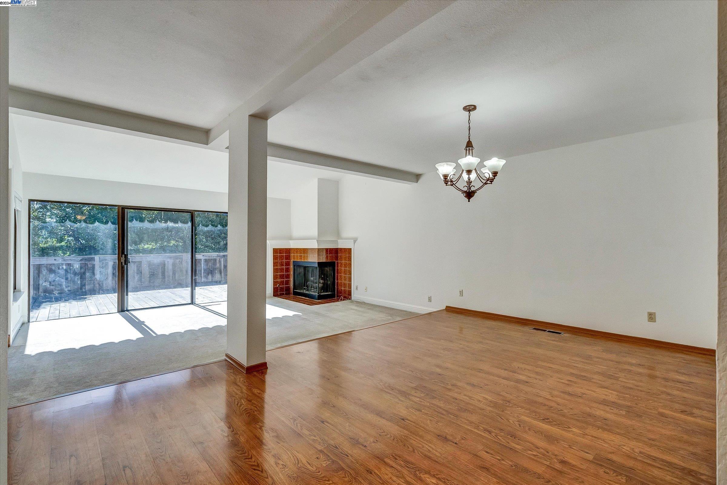 2196 Oneida Cir