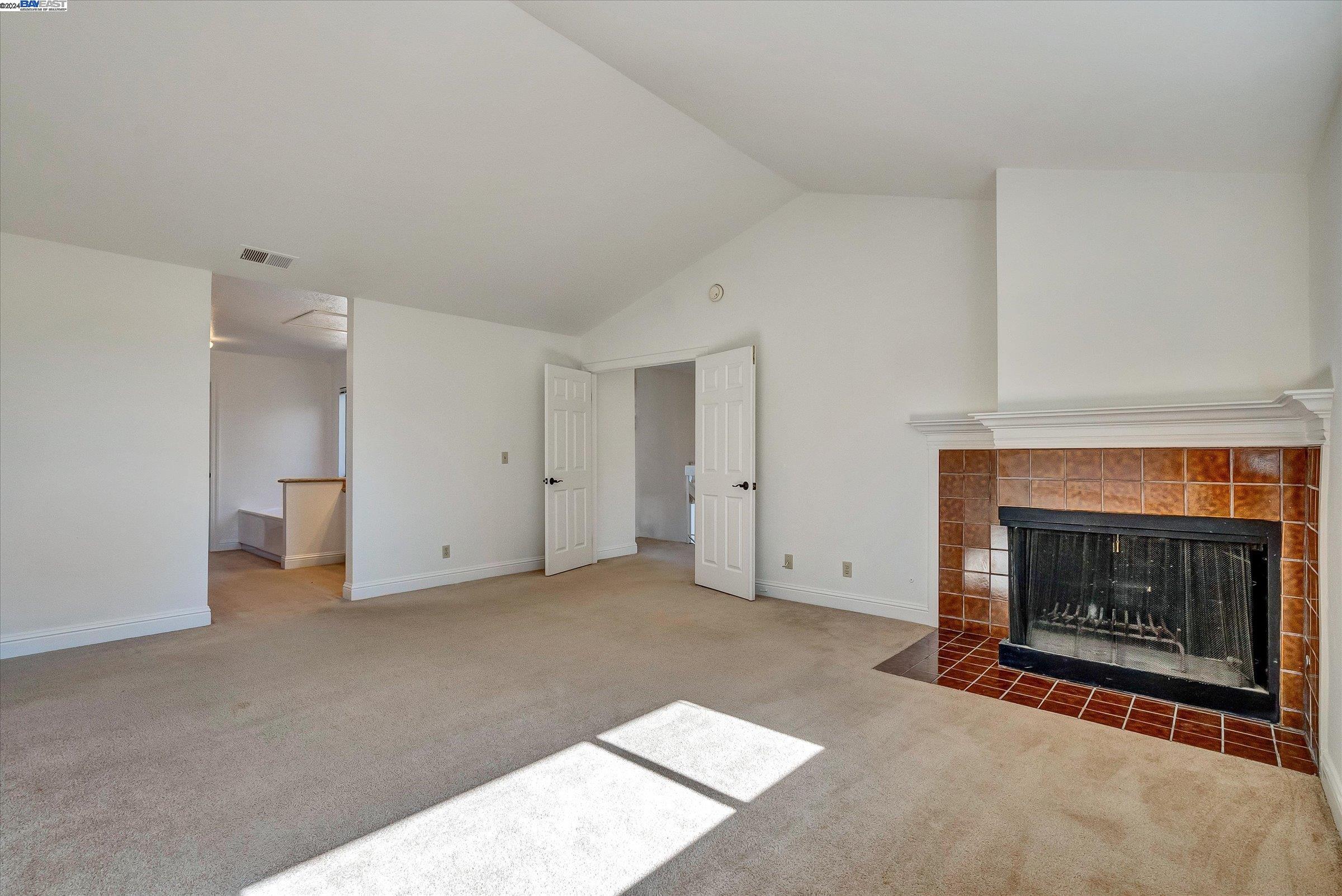 2196 Oneida Cir