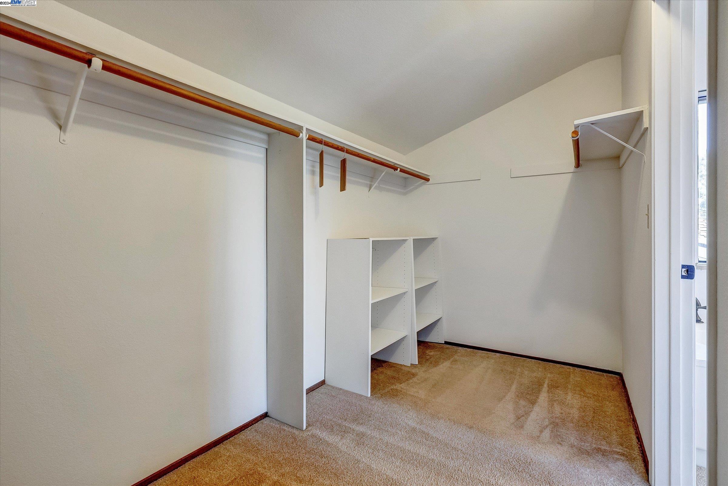 2196 Oneida Cir