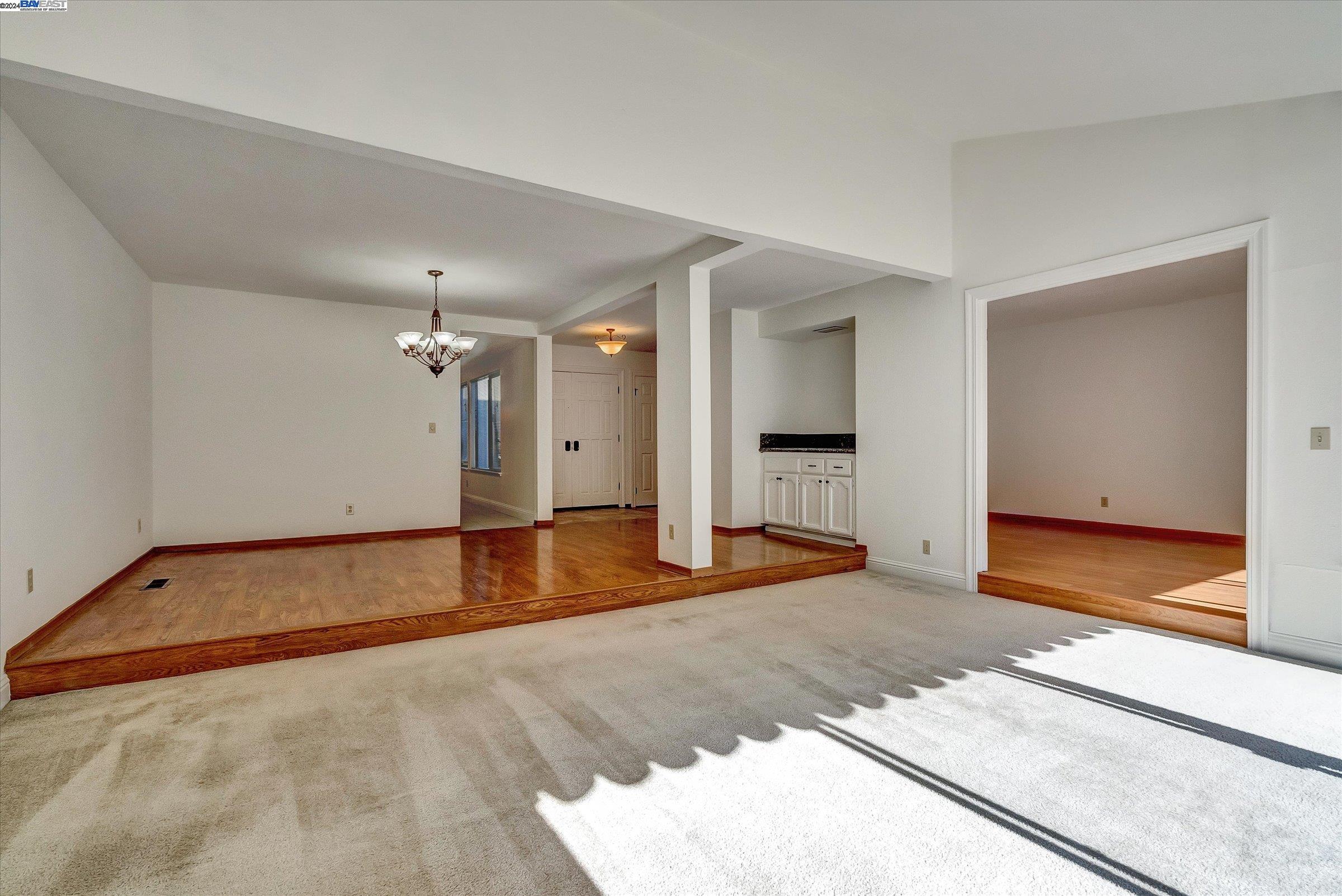2196 Oneida Cir