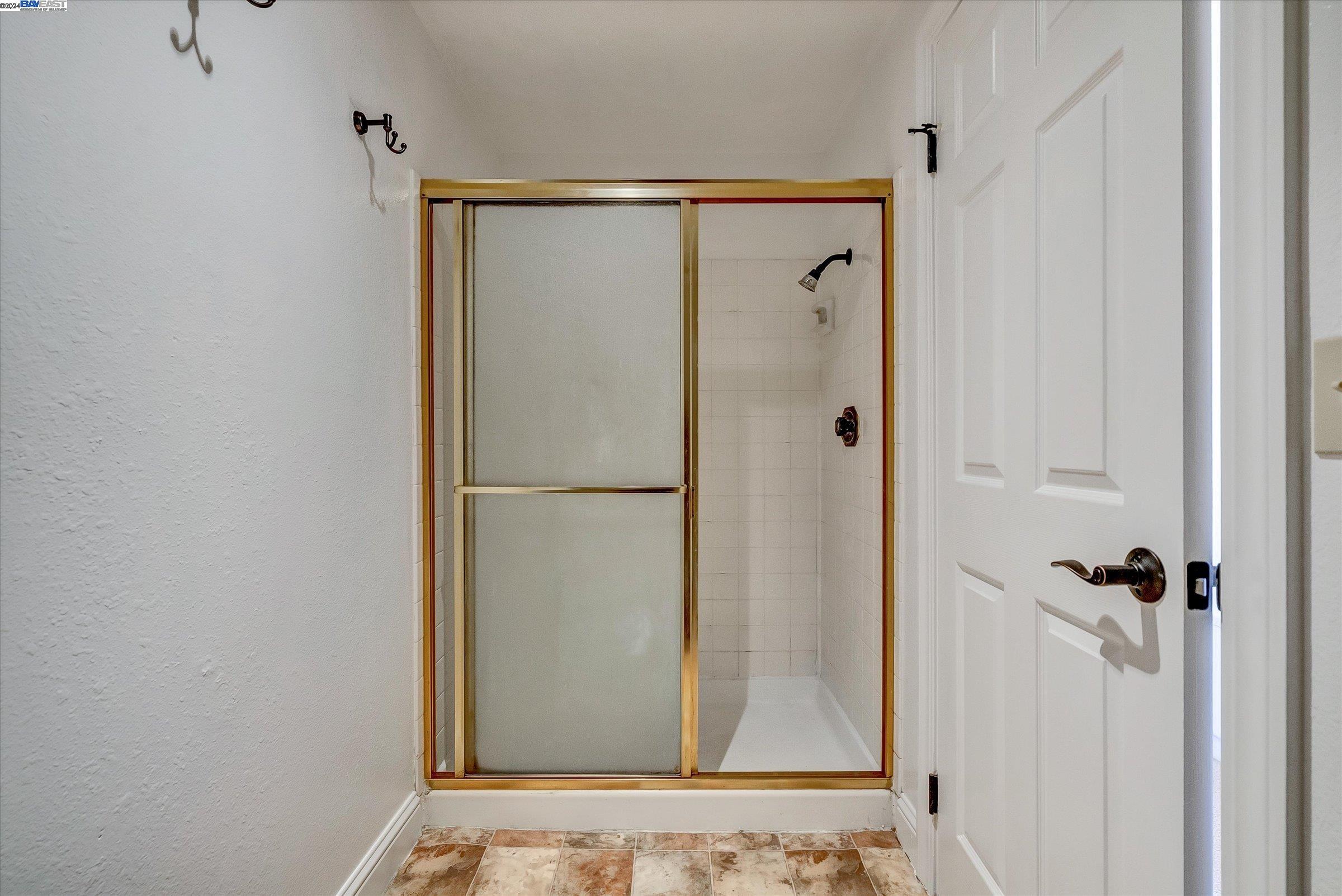 2196 Oneida Cir