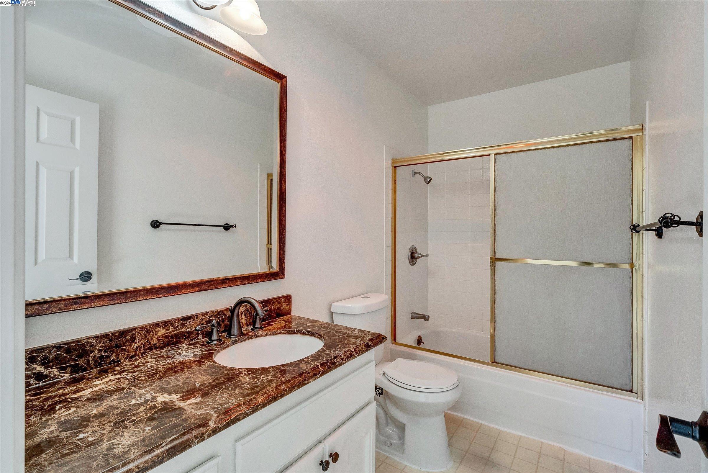 2196 Oneida Cir