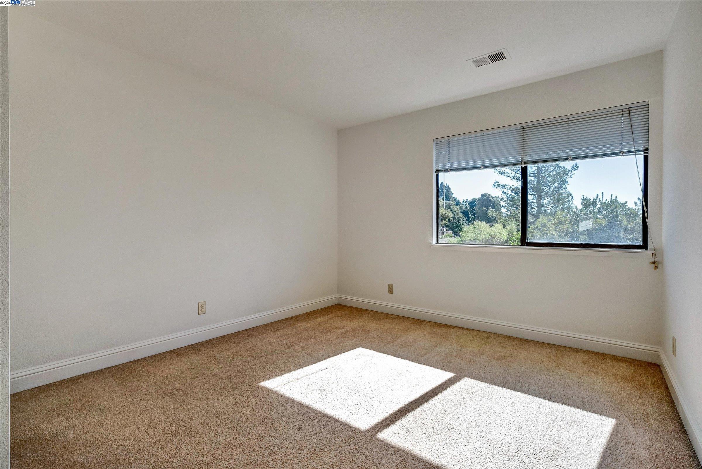 2196 Oneida Cir