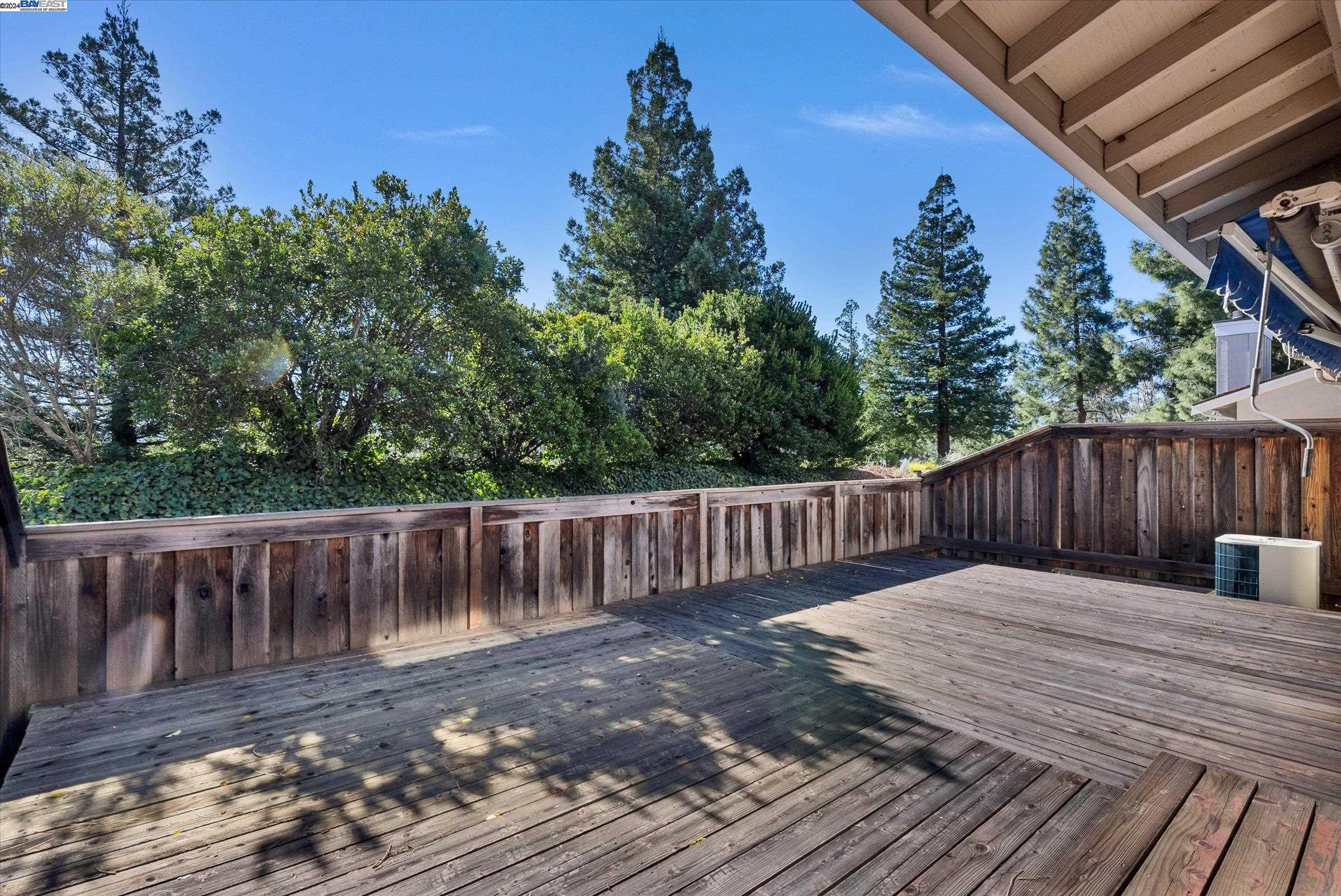 2196 Oneida Cir