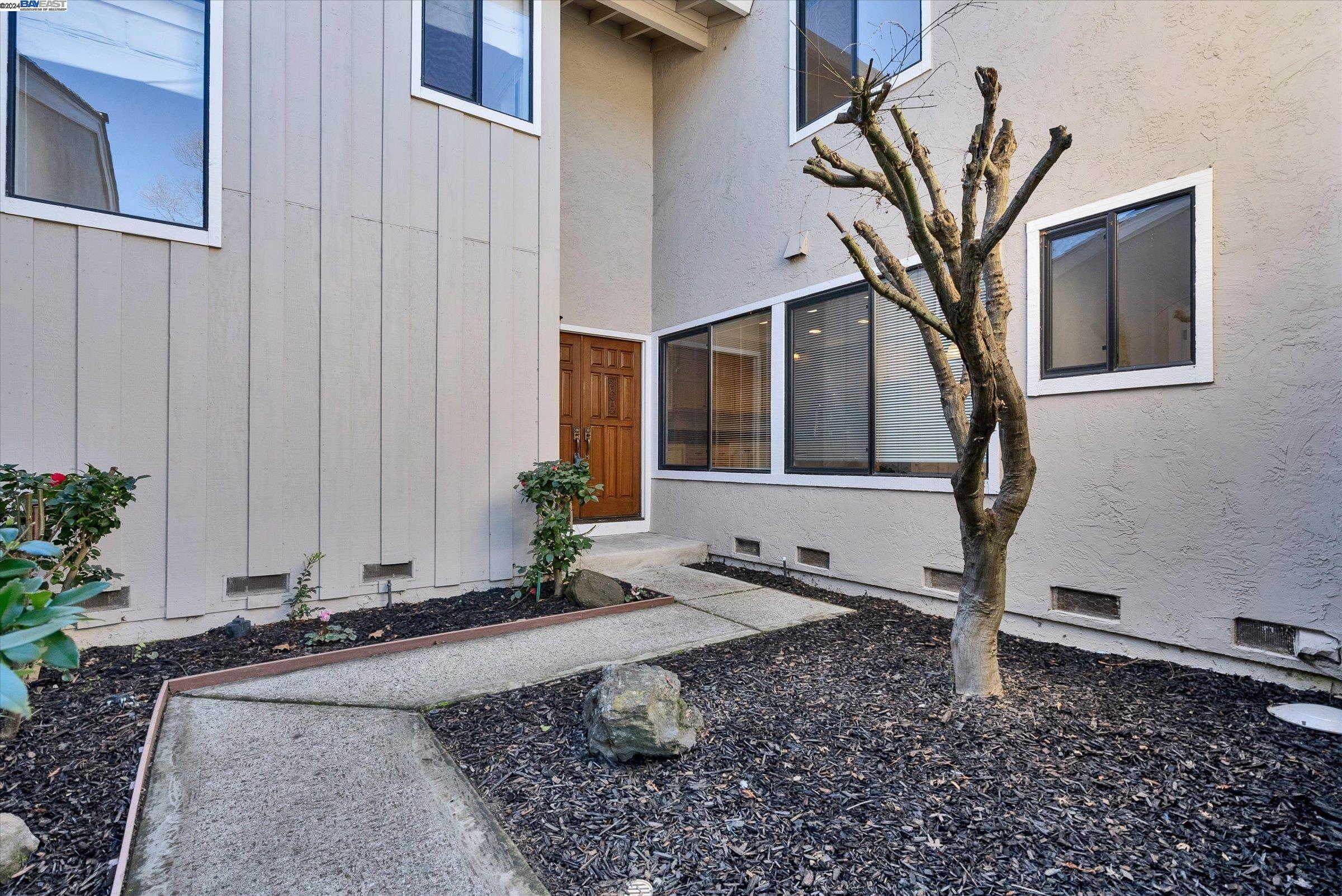 2196 Oneida Cir