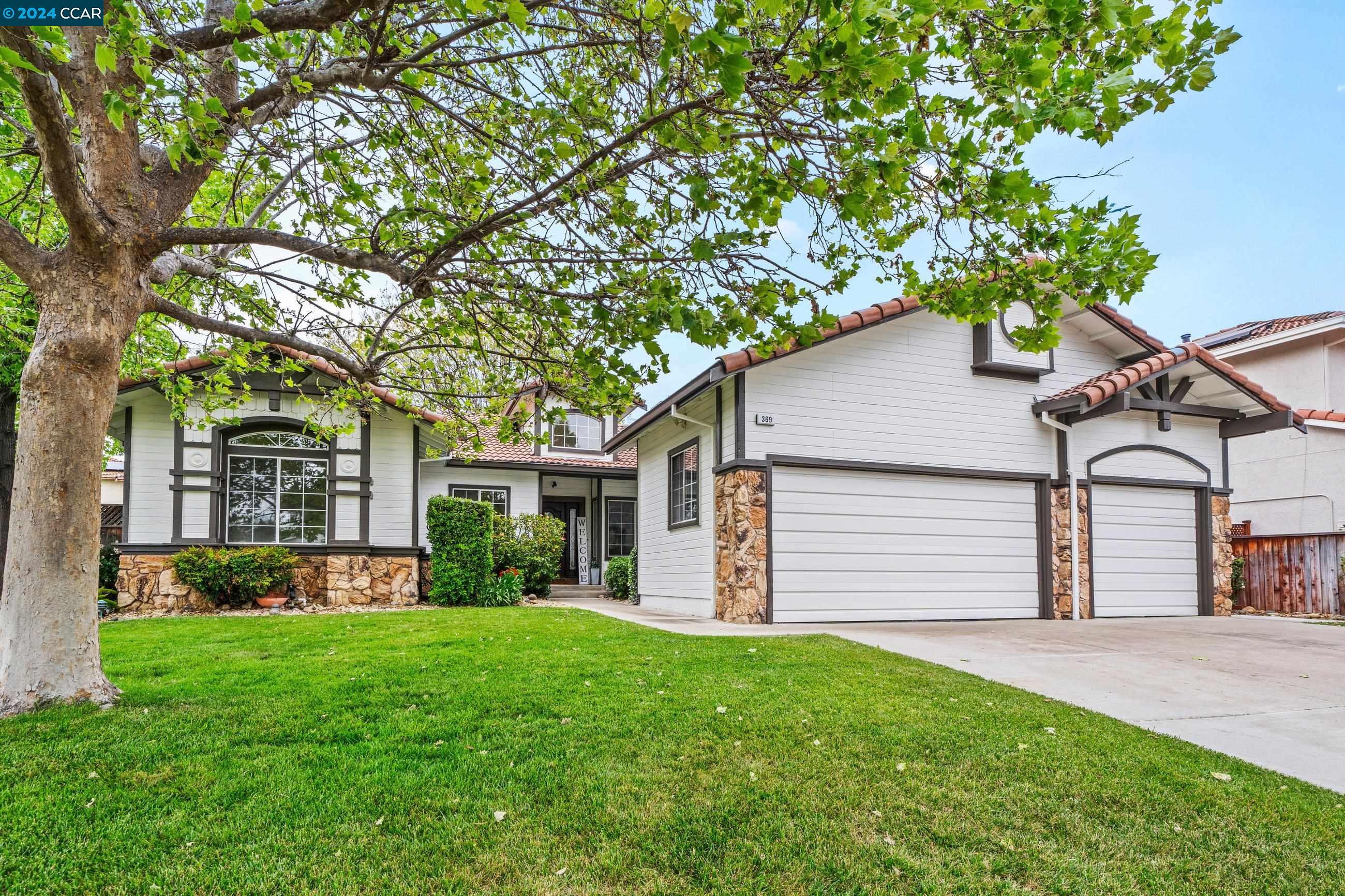 369 Persimmon Dr