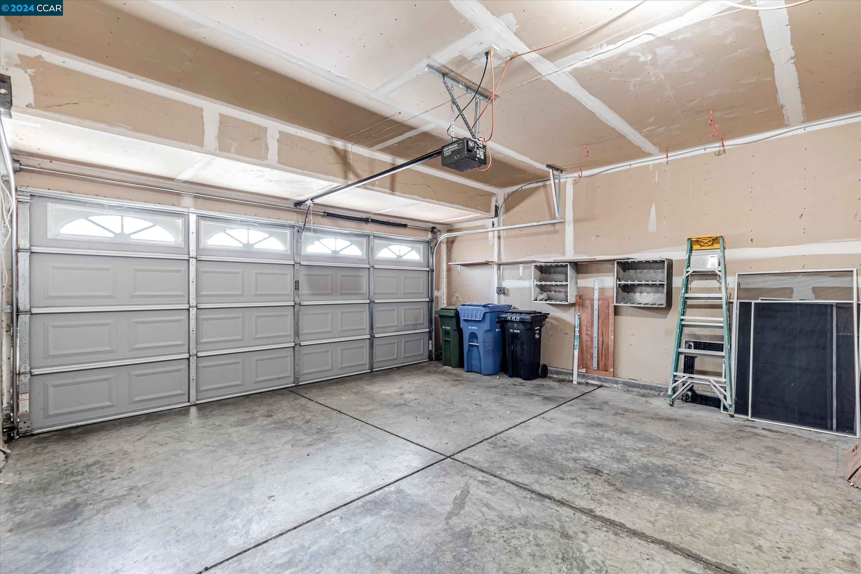 208 Country Meadows Ln