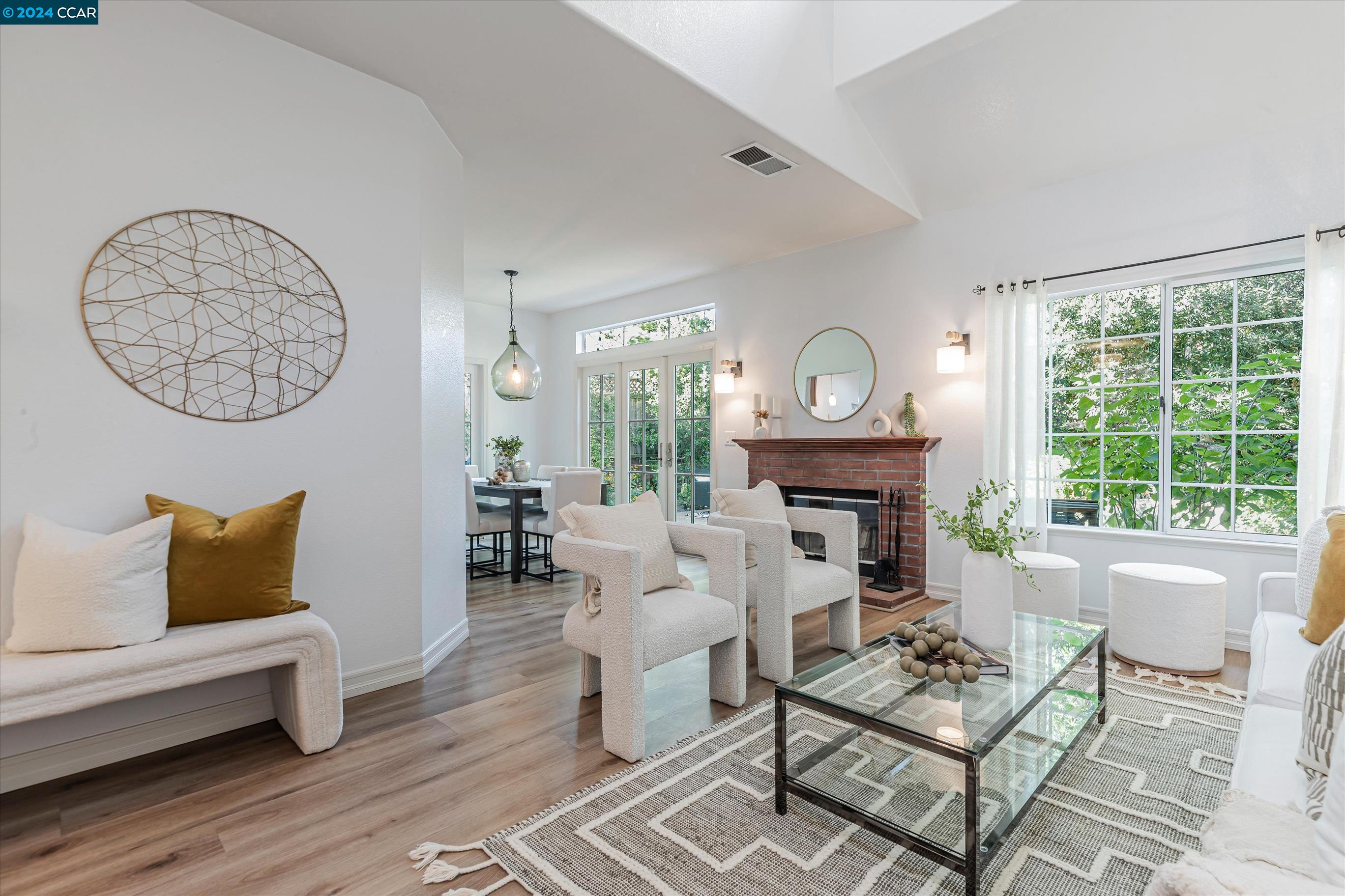208 Country Meadows Ln