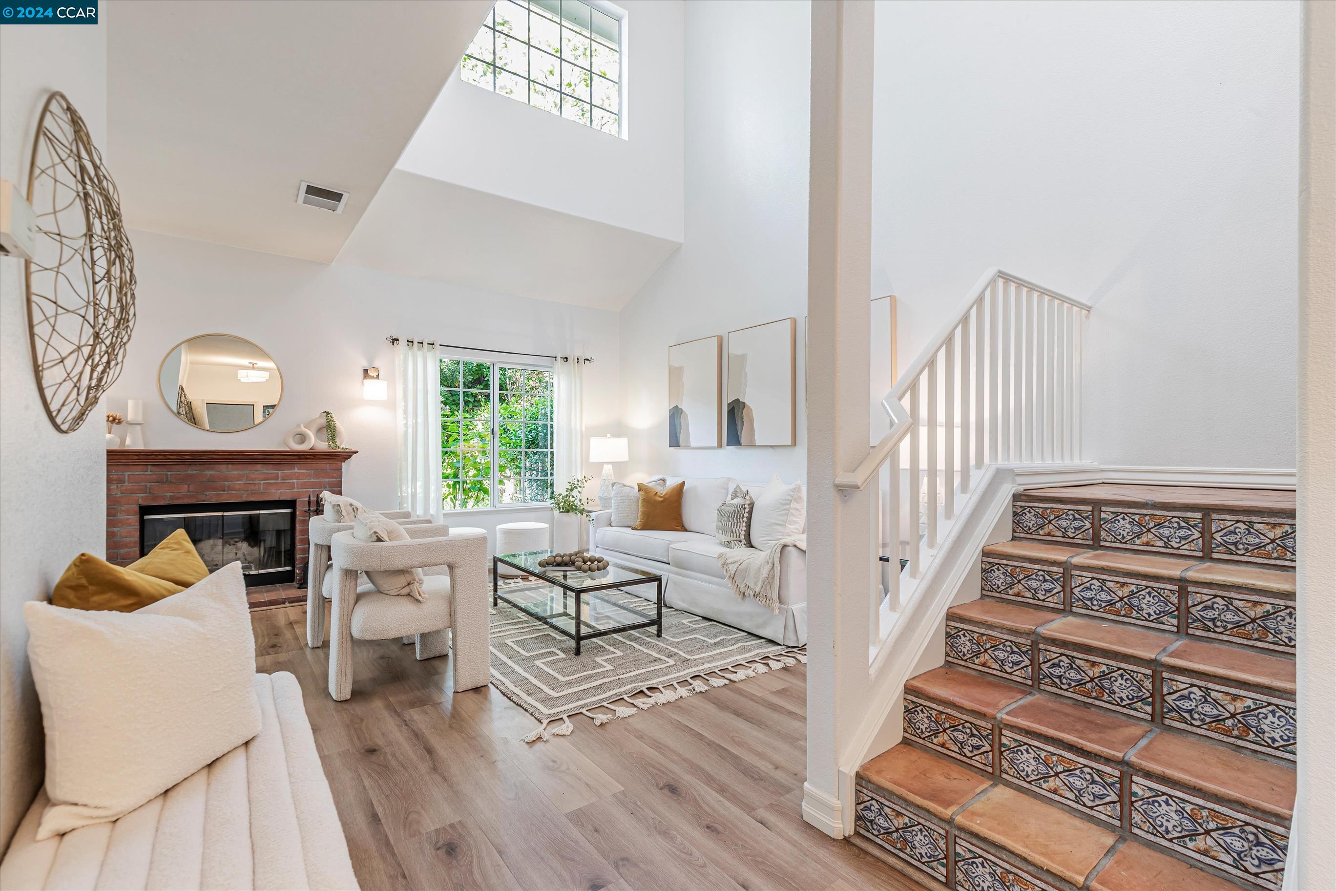 208 Country Meadows Ln