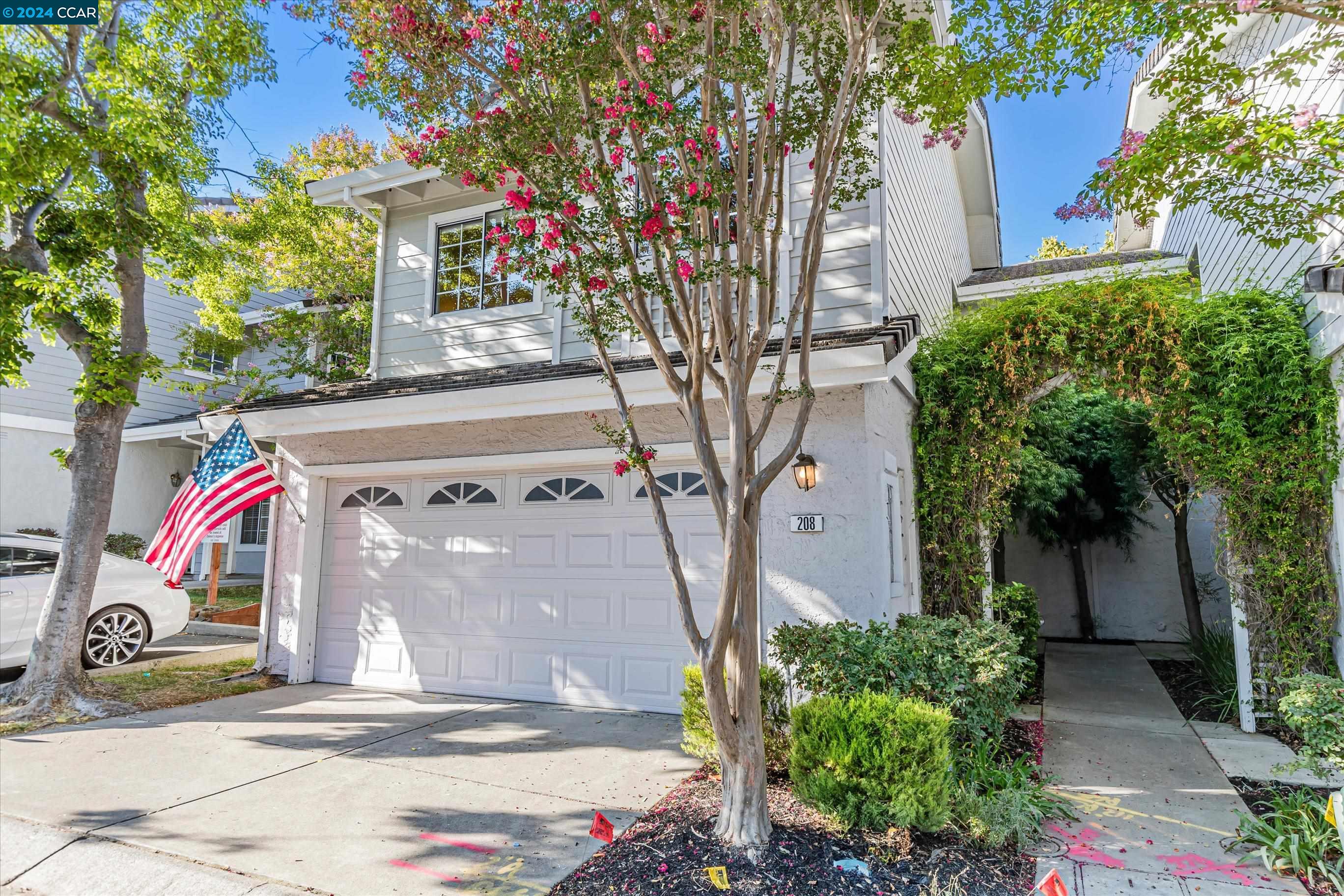 208 Country Meadows Ln