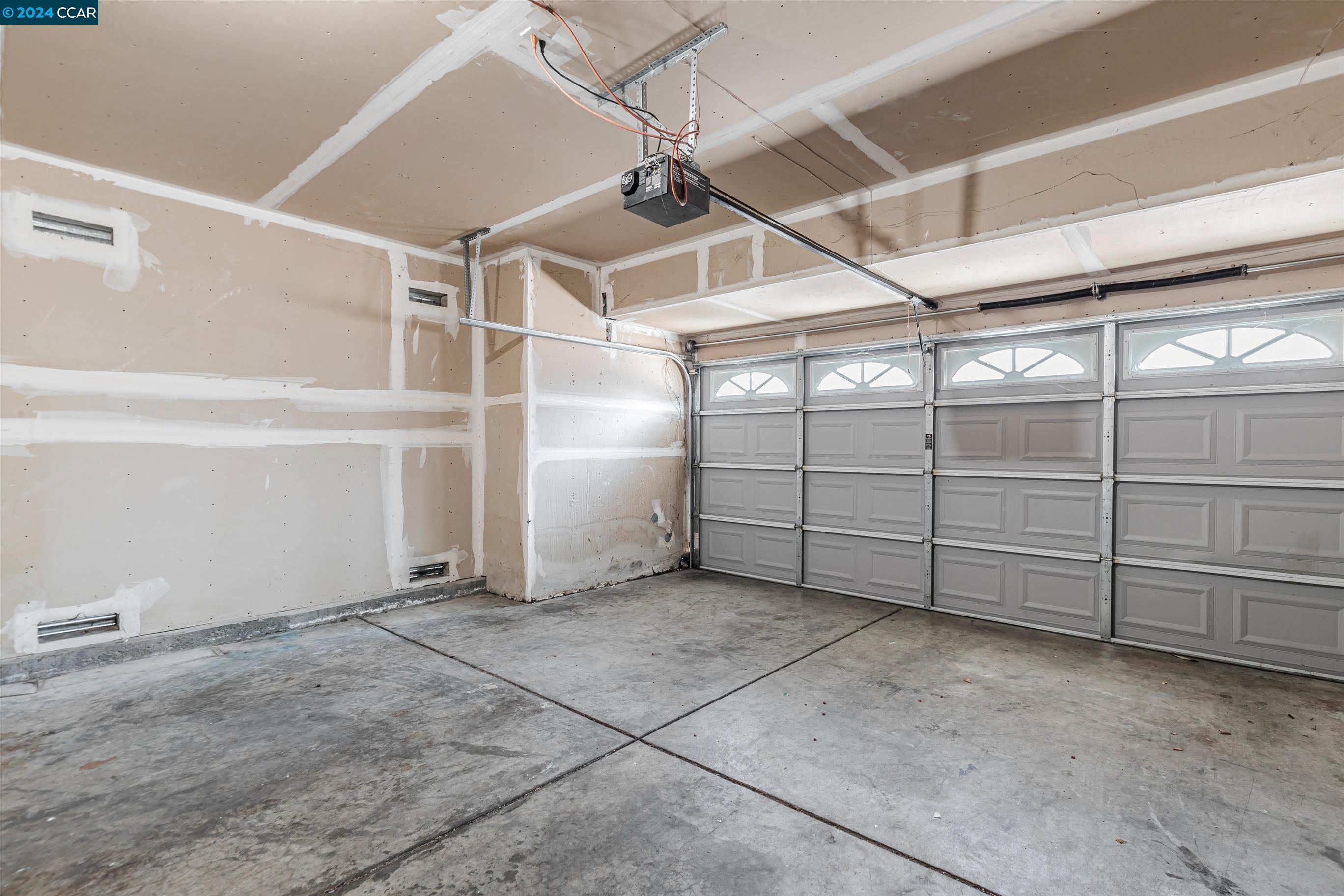 208 Country Meadows Ln