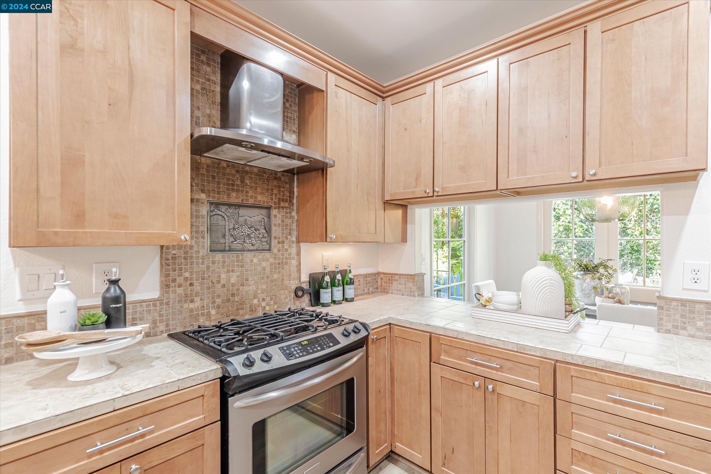208 Country Meadows Ln