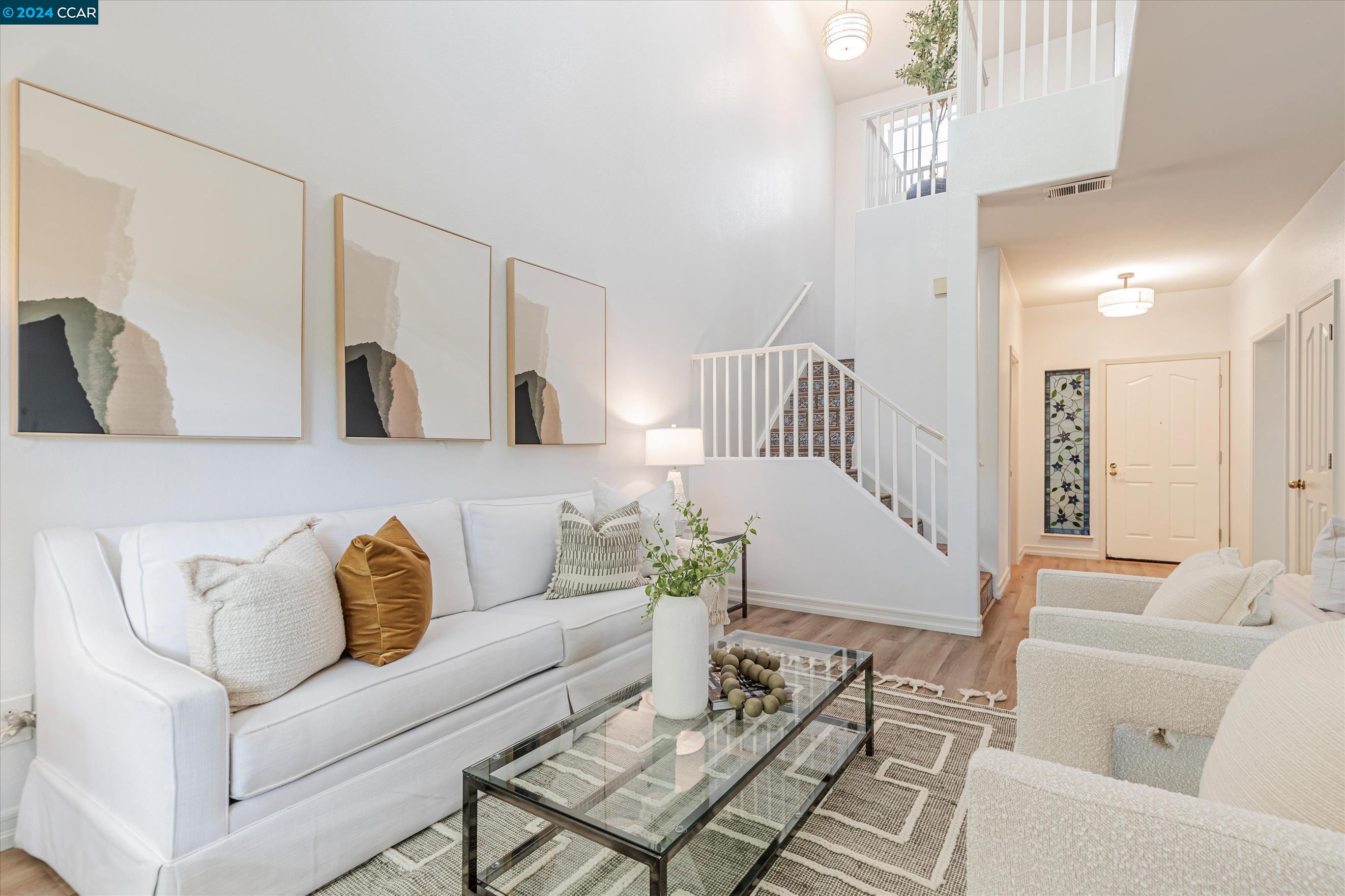 208 Country Meadows Ln